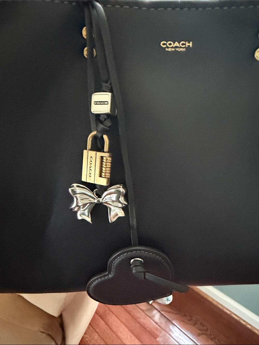 Coach Rogue 31 Loved Leather Lock Heart Bow Charm Cluster Keychain - Picture 2 of 9